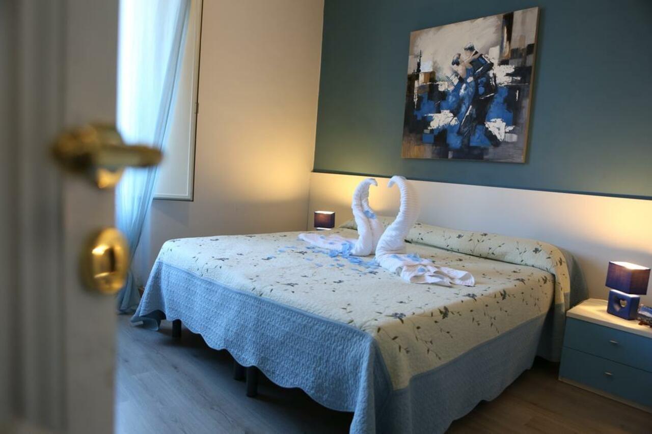 Le 3 B Bed & Breakfast Catania Bagian luar foto