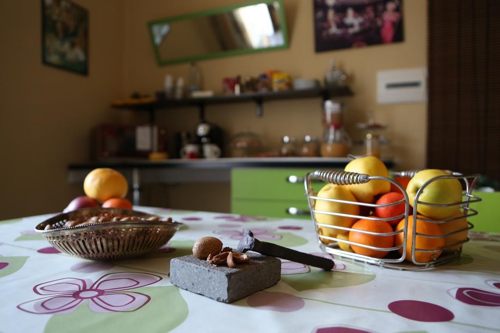 Le 3 B Bed & Breakfast Catania Bagian luar foto
